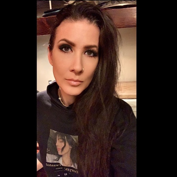 Welcome to my Closet! - Picture 3 of 11